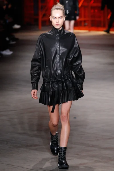 Look 9
